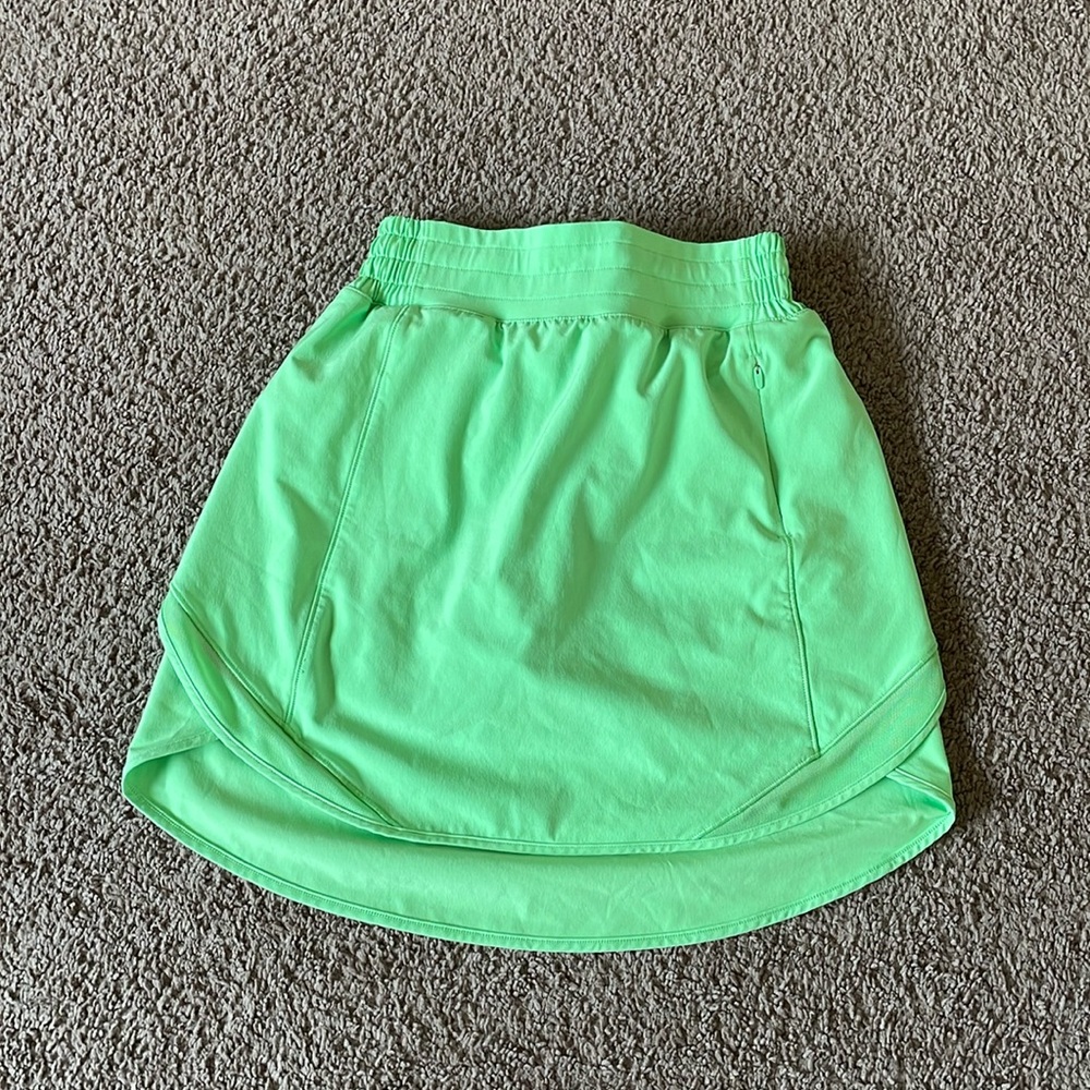 Lululemon Hotty Hot HR Long Skirt Womens Size 2 Lime Green